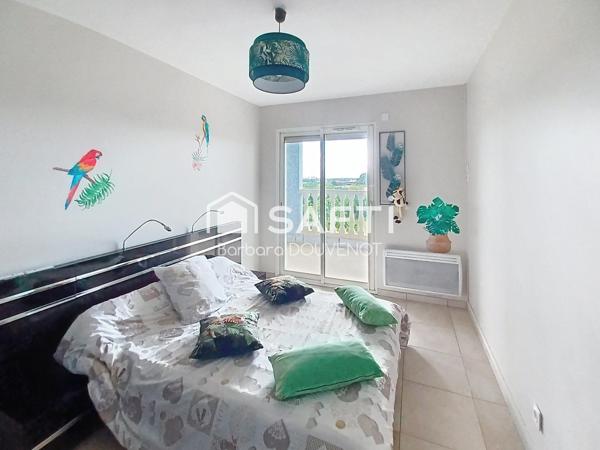 Propriété avec villa de 224 m² + dépendances sur un terrain de 3700 m² - 7 chambres, terrasses, piscine, vue panoramique.