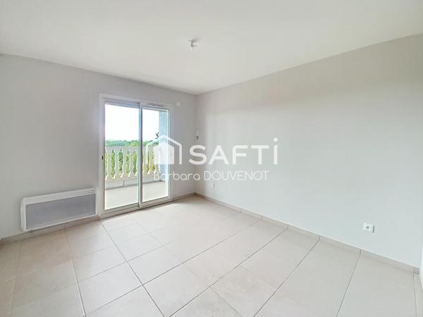 Propriété avec villa de 224 m² + dépendances sur un terrain de 3700 m² - 7 chambres, terrasses, piscine, vue panoramique.
