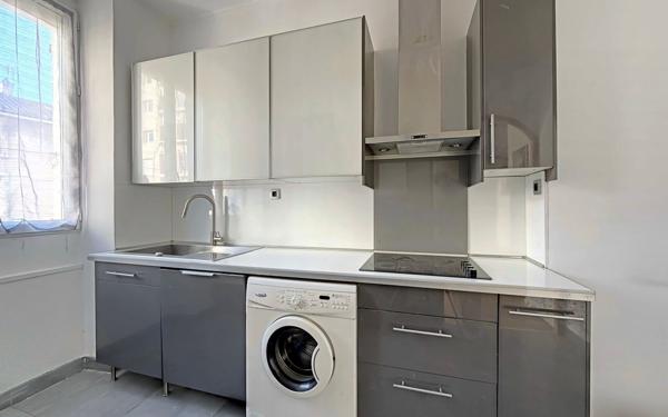 Appartement à vendre    3 pièces • 54,55 m2 Marseille 8