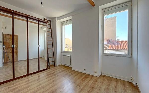 Appartement à vendre    3 pièces • 54,55 m2 Marseille 8