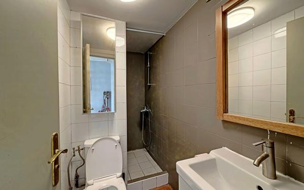 Appartement à vendre    3 pièces • 54,55 m2 Marseille 8