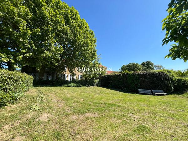 A vendre - Mas authentique - campagne d'Aix-en-Provence - Vue dégagée