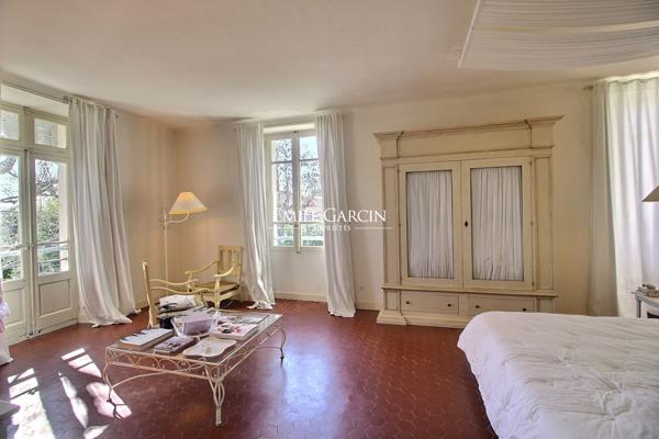 A vendre - Mas authentique - campagne d'Aix-en-Provence - Vue dégagée