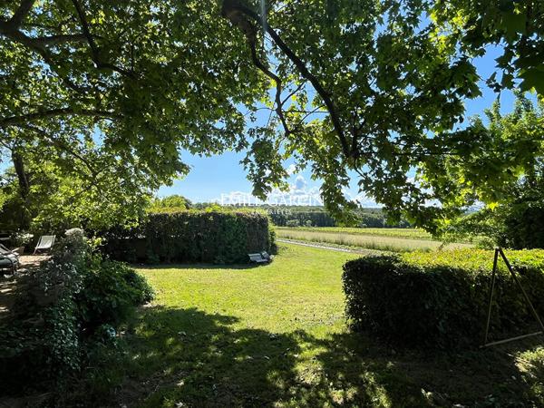 A vendre - Mas authentique - campagne d'Aix-en-Provence - Vue dégagée