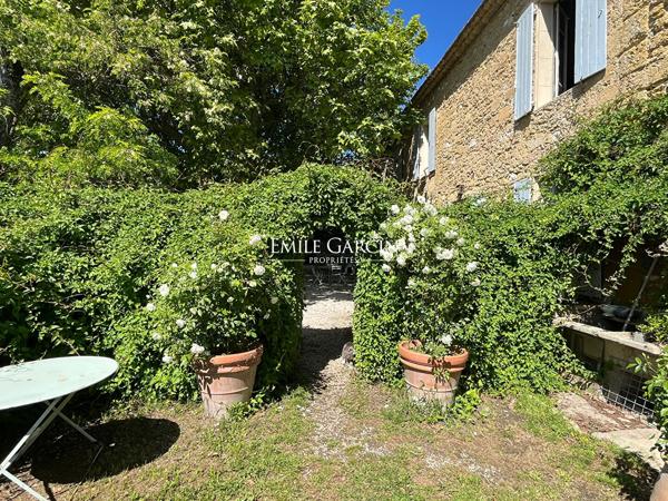 A vendre - Mas authentique - campagne d'Aix-en-Provence - Vue dégagée