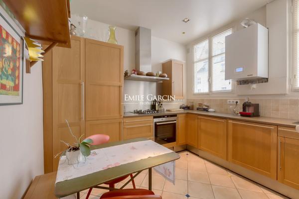 A vendre - appartement -  87 m² - Paris - 75007 - Eglise Sainte-Clotilde