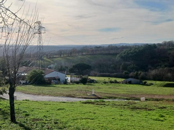 Terrain constructible sur les hauteurs de Burlats