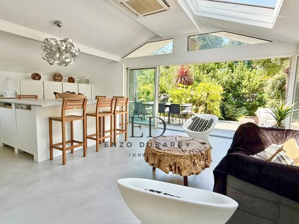 Maison
         9 pièces
        - 301 m² Bien prestige 1 850 000 € *