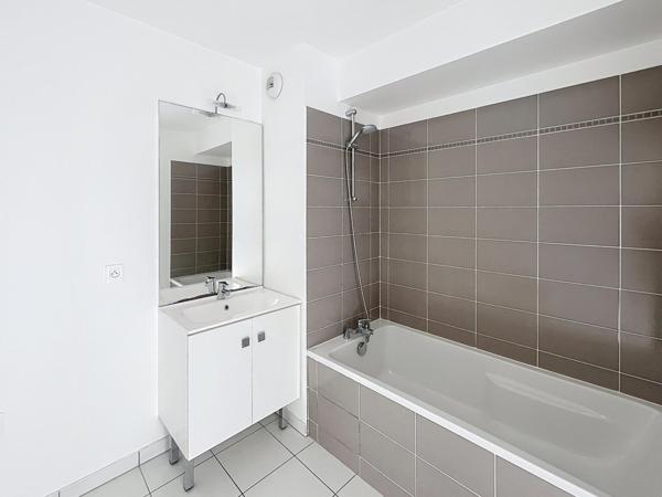 APPARTEMENT T3 LUMINEUX - 60 M2 A  ABLON-SUR-SEINE