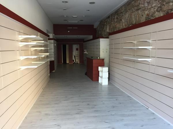 Centre Rodez, Place du Bourg, local commercial en RDC de 83 m² environ