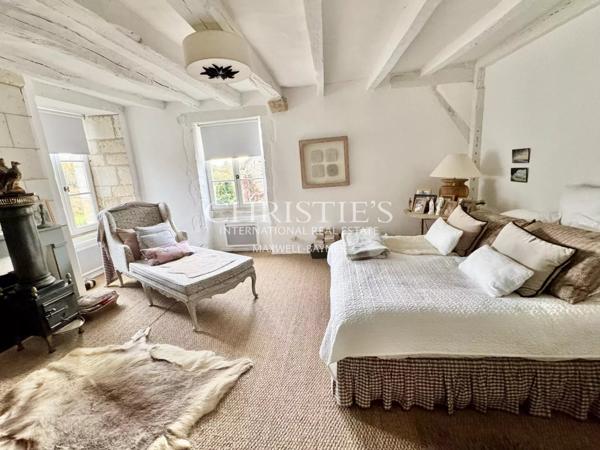 Ravissante maison de village Tourangelle avec 4 chambres, cour et jardin