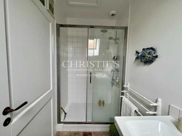 Ravissante maison de village Tourangelle avec 4 chambres, cour et jardin