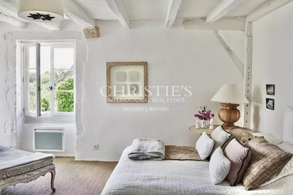 Ravissante maison de village Tourangelle avec 4 chambres, cour et jardin