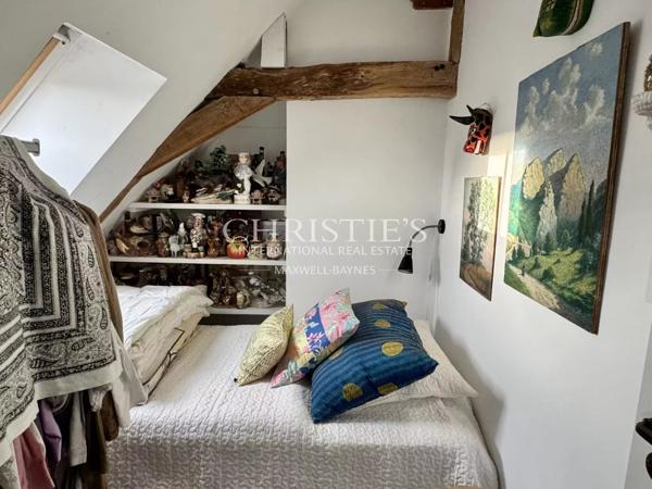 Ravissante maison de village Tourangelle avec 4 chambres, cour et jardin