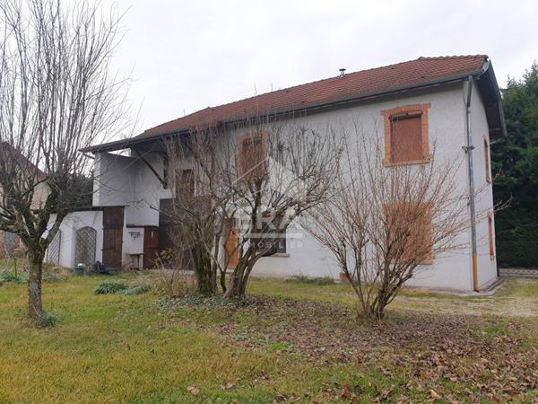 Maison  Dauphinoise de 1897 sur Grand Terrain  de 5624 m²