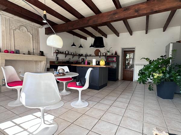 17150 SAINT BONNET SUR GIRONDE Maison familiale avec piscine à Saint Bonnet Sur Gironde