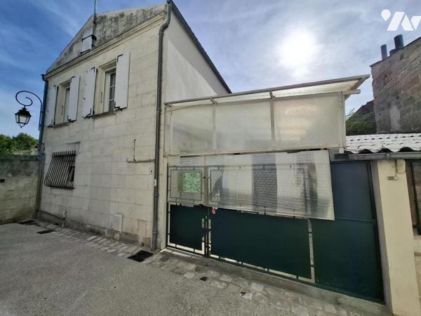 Maison de ville à SAINTES - commerces à pied - 79m² hab avec 2 chambres et grande cour privée