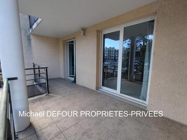 FIRMINY 42700 Appartement type T3 de 82 m² avec balcon, cave et place de parking