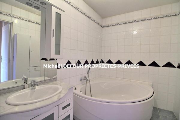 FIRMINY 42700 Appartement type T3 de 82 m² avec balcon, cave et place de parking