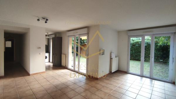 APPT TYPE T2 -RDJ-RESIDENCE SECURISEE- PLACE DE PARKING NOMINATIVE-PROCHE CENTRE VILLE