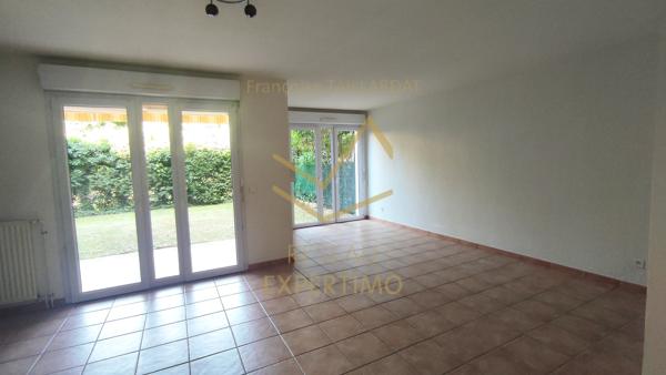 APPT TYPE T2 -RDJ-RESIDENCE SECURISEE- PLACE DE PARKING NOMINATIVE-PROCHE CENTRE VILLE