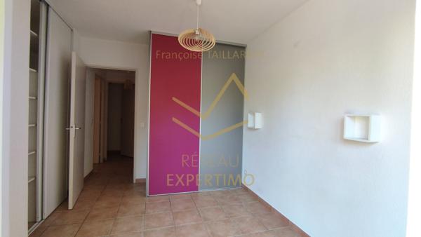 APPT TYPE T2 -RDJ-RESIDENCE SECURISEE- PLACE DE PARKING NOMINATIVE-PROCHE CENTRE VILLE