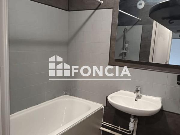 Location Appartement 3 pièces 67.85 m² - 19 A 27 RUE DES GLIERES Annemasse 74100