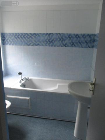 Appartement à louer à Brionne dans l'Eure (27800), ref : 27049-L195