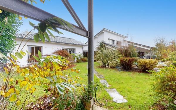 Maison à vendre    7 pièces • 450 m2 Saint-Martin-de-Seignanx