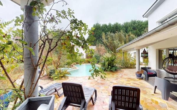 Maison à vendre    7 pièces • 450 m2 Saint-Martin-de-Seignanx