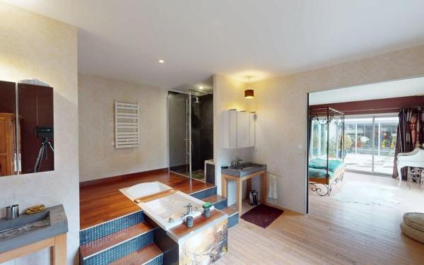 Maison à vendre    7 pièces • 450 m2 Saint-Martin-de-Seignanx