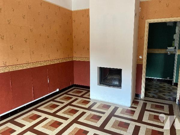 Commune de POIX DE PICARDIE, au centre bourg une maison