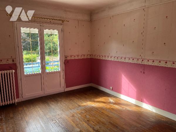 Commune de POIX DE PICARDIE, au centre bourg une maison