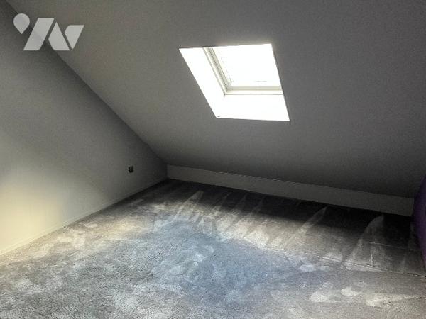 Commune de POIX DE PICARDIE, au centre bourg une maison