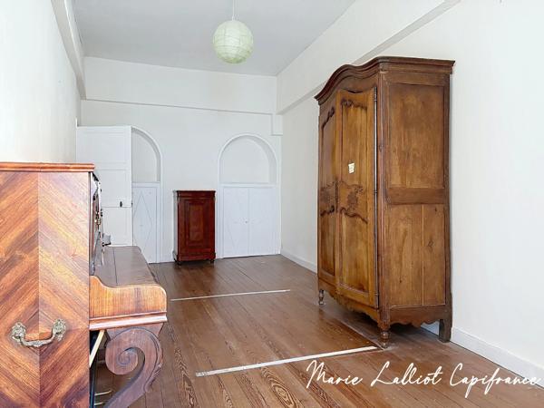 Maison à vendre 9 pièces, Pithiviers Centre, 5 chambres, Petite cour, Logement indépendant