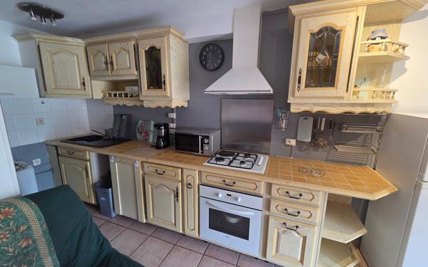 Maison à louer    2 pièces •  Vias