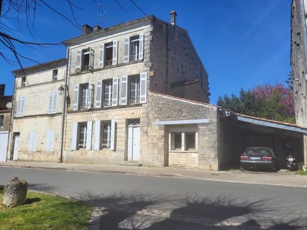 Maison ancienne Saint-Savinien 310 m²
