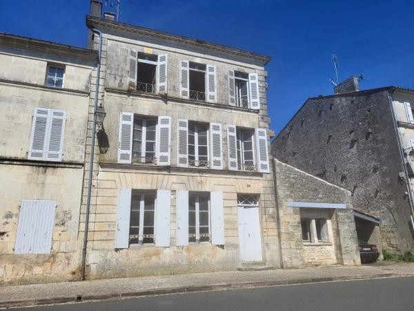 Maison ancienne Saint-Savinien 310 m²
