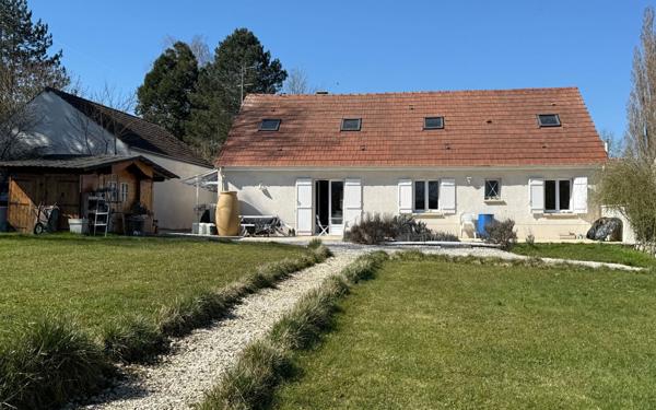 Maison à vendre    5 pièces • 98 m2 Jouy-le-Châtel