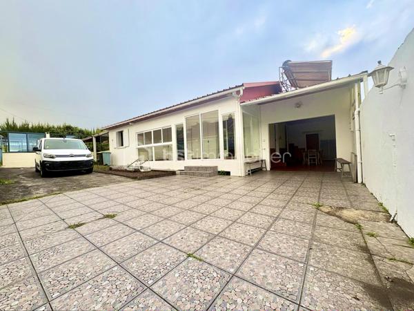 📞 MERCI DE ME CONTACTER AU 06 92 32 80 57, PAS DE MAILS NI DE MESSAGERIE.
MERCI DE VOTRE COMPRÉHENSION
______________________________ 


Maison F5 La-Plaine-Des-Palmistes 170 m²

BSK Immobilier - NANA-IBRAHIM Norman vous propose : La-Plaine-Des-Palmistes


Sur une parcelle de 450m², une charmante maison F5 de 170m² rénovée, dotée un splendide jardin, ainsi qu'une cuisine extérieure pour passer vos meilleures vacances dans la fraîcheur, en tant que maison secondaire, ou pourquoi pas résidence principale.  Écoles et commerces proches.


Vous êtes en recherche d'une opportunité pour réaliser votre projet immobilier ? 
Ne ratez pas cette opportunité, appelez-moi sans tarder pour convenir d'une visite !

______________________________

Honoraires : Charge vendeur 
Surface :  170 m²
Non soumis au DPE
Honoraires à la charge du vendeur

Consommation énergie primaire : Non communiqué
Consommation énergie finale : Non communiqué