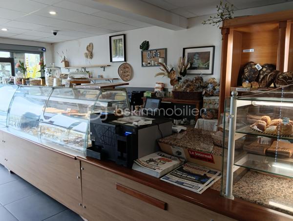 Découvrez ce local commercial de 100 m², une boulangerie, pâtisserie, chocolaterie artisanale reconnue pour la qualité de ses produits et sa clientèle fidèle, idéalement située aux abords de la route nationale de la Plaine des Palmistes. Parfait pour développer votre activité dans un environnement propice aux affaires. 

Profitez d'un grand espace de travail,  le matériel complet permettant une exploitation immédiate, d'une terrasse et de 6 parkings, une rareté dans la zone, offrant un accès facile pour vos clients et employés. En plus du local commercial, un T3 de 80m² situé juste au dessus de la boulangerie pouvant servir d'habitat ou la possibilité de faire une location de longue durée. Cette affaire conviendra parfaitement à un artisan boulanger-pâtissier souhaitant reprendre une entreprise saine et reconnue. 

Proche de toutes commodités, cette affaire est un atout majeur pour toute entreprise souhaitant maximiser sa visibilité et son potentiel de croissance. Ce fond de commerce vous est proposé pour la somme de 210 000€ ( T3 inclus, HAI à la charge du vendeur), le CA: 320 K€, le loyer actuel est de 1000€ / mois, Cette affaire vous intéresse!  Contactez JOËL KOEHL EI. Agent mandataire BSK Immobilier pour plus d'informations et pour organiser une visite. 

Un lieu stratégique pour votre succès professionnel !

Dossier complet et renseignements complémentaires sur demande, après échange confidentiel.