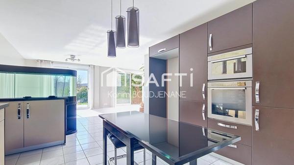 DE 2012, 117 m2 Individuelle, sous sol total, 476 m2 de terrain....