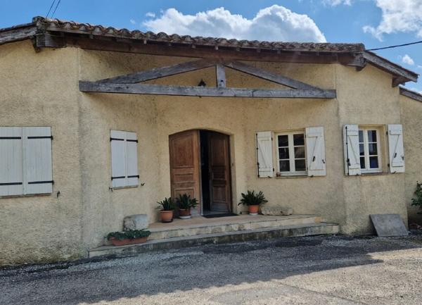 Maison à vendre    11 pièces •  Saint-Vincent-Lespinasse