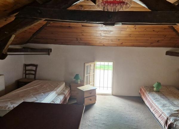 Maison à vendre    11 pièces •  Saint-Vincent-Lespinasse