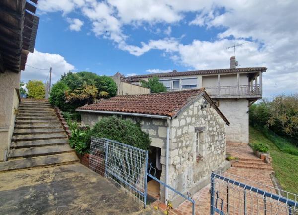 Maison à vendre    11 pièces •  Saint-Vincent-Lespinasse