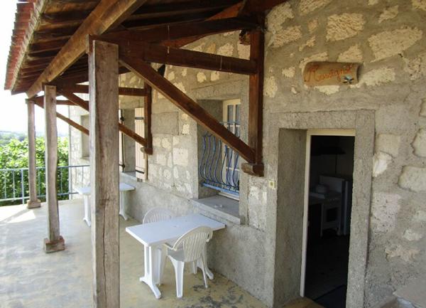 Maison à vendre    11 pièces •  Saint-Vincent-Lespinasse