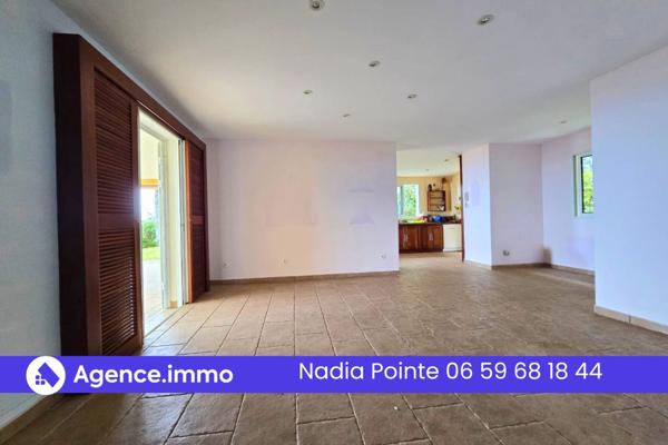 À vendre - Maison individuelle, 4 pièces située à L'Étang-Salé (97427)