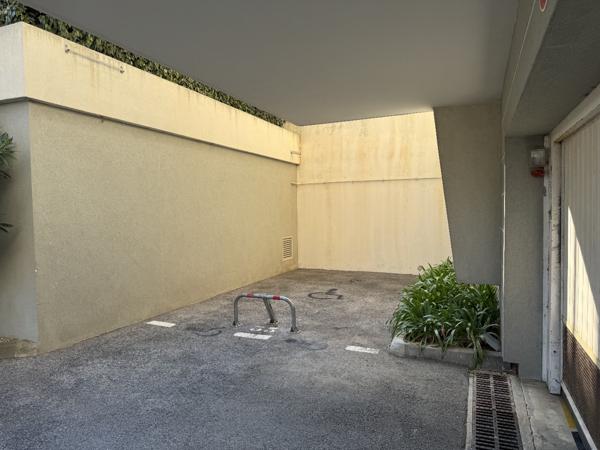 Parking extérieur à ANTIBES (06600)