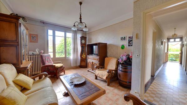 Maison à vendre Roissy-en-Brie ? Proche RER E ? Quartier calme ? Garage double ? Grand potentiel