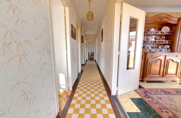 Maison à vendre Roissy-en-Brie ? Proche RER E ? Quartier calme ? Garage double ? Grand potentiel